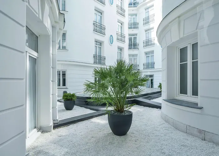 Hotel Maison Astor Paris, Curio Collection By Hilton