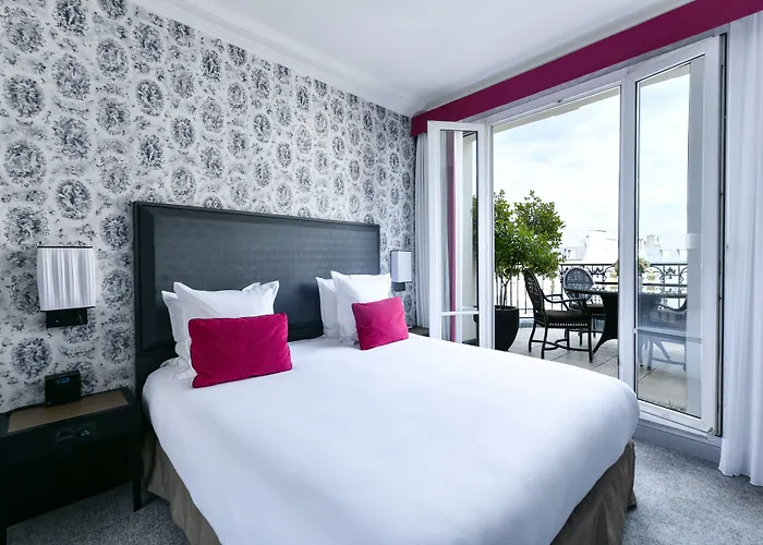 Hotel Maison Astor Paris, Curio Collection By Hilton 4*